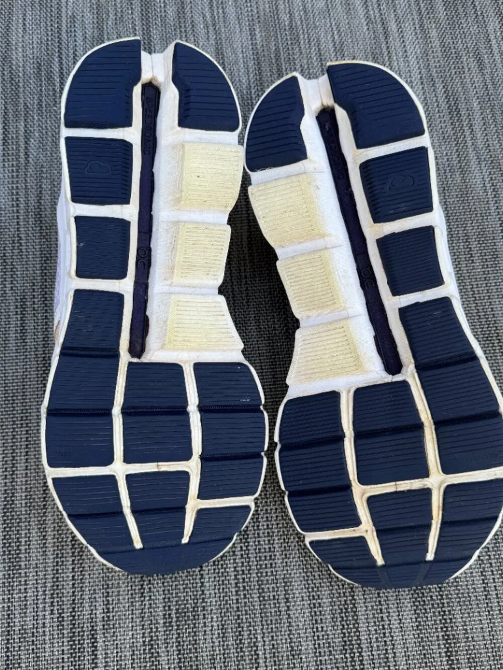 ON Cloud Cloudstratus Running Shoes Womens Sz 8.5 White Almond Model 29.99771 - Picture 6 of 12